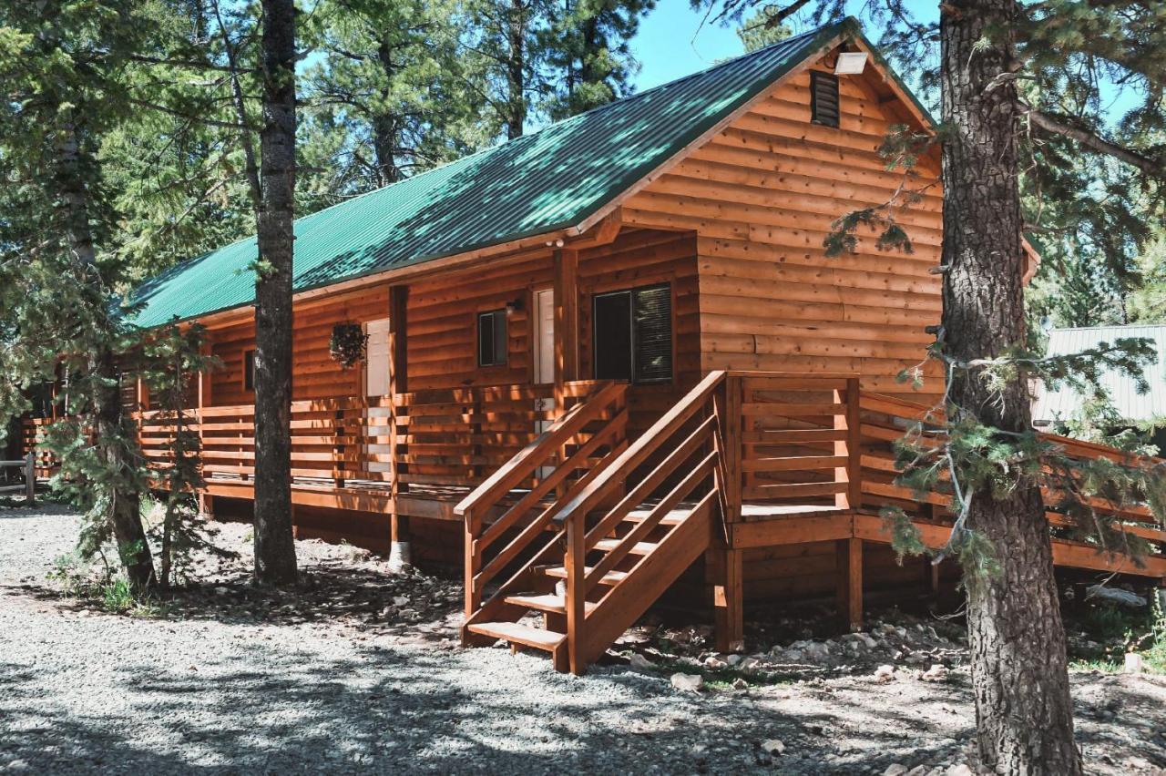 Pinewoods Resort And Rv Park Duck Creek Village Zewnętrze zdjęcie