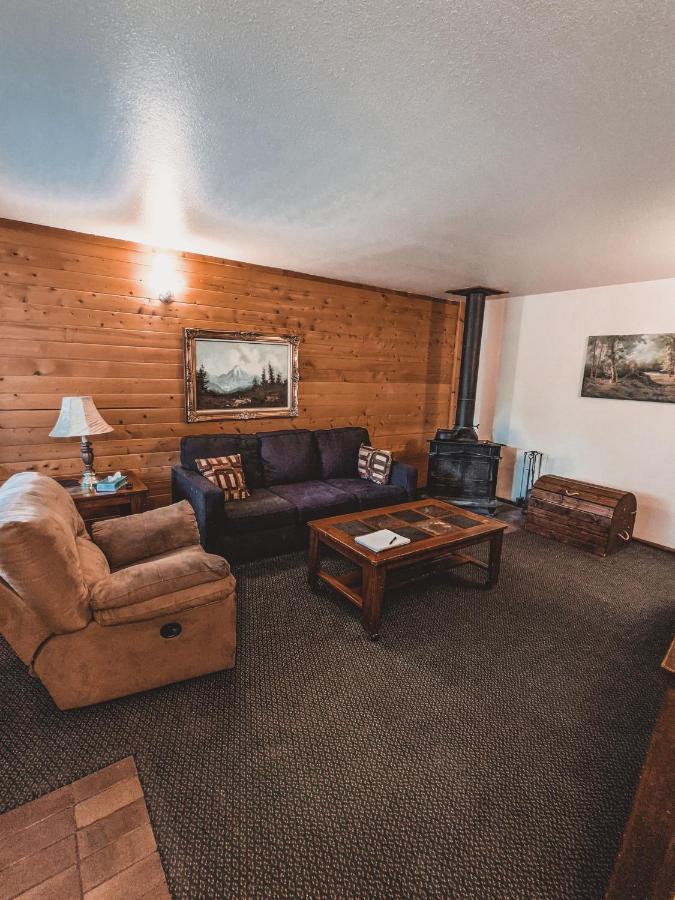 Pinewoods Resort And Rv Park Duck Creek Village Zewnętrze zdjęcie