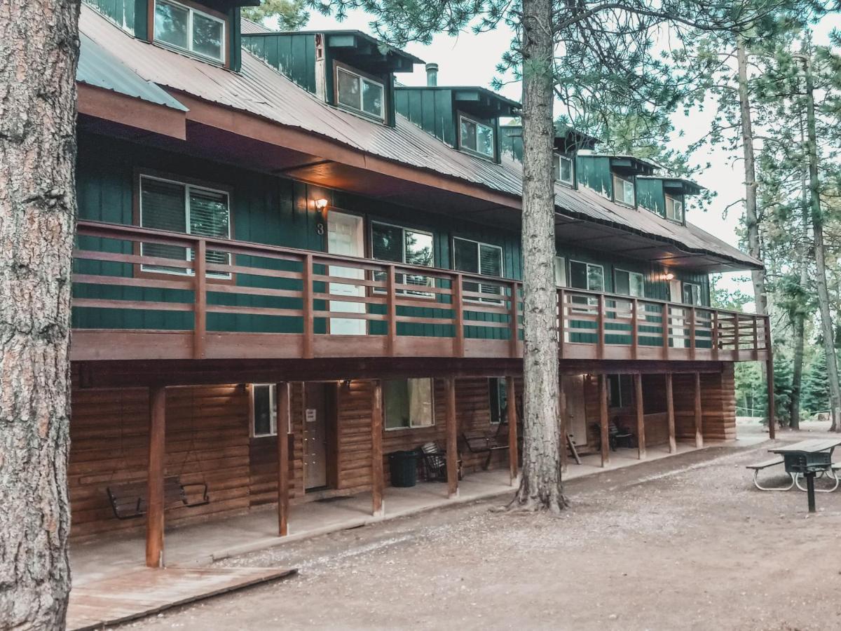 Pinewoods Resort And Rv Park Duck Creek Village Zewnętrze zdjęcie